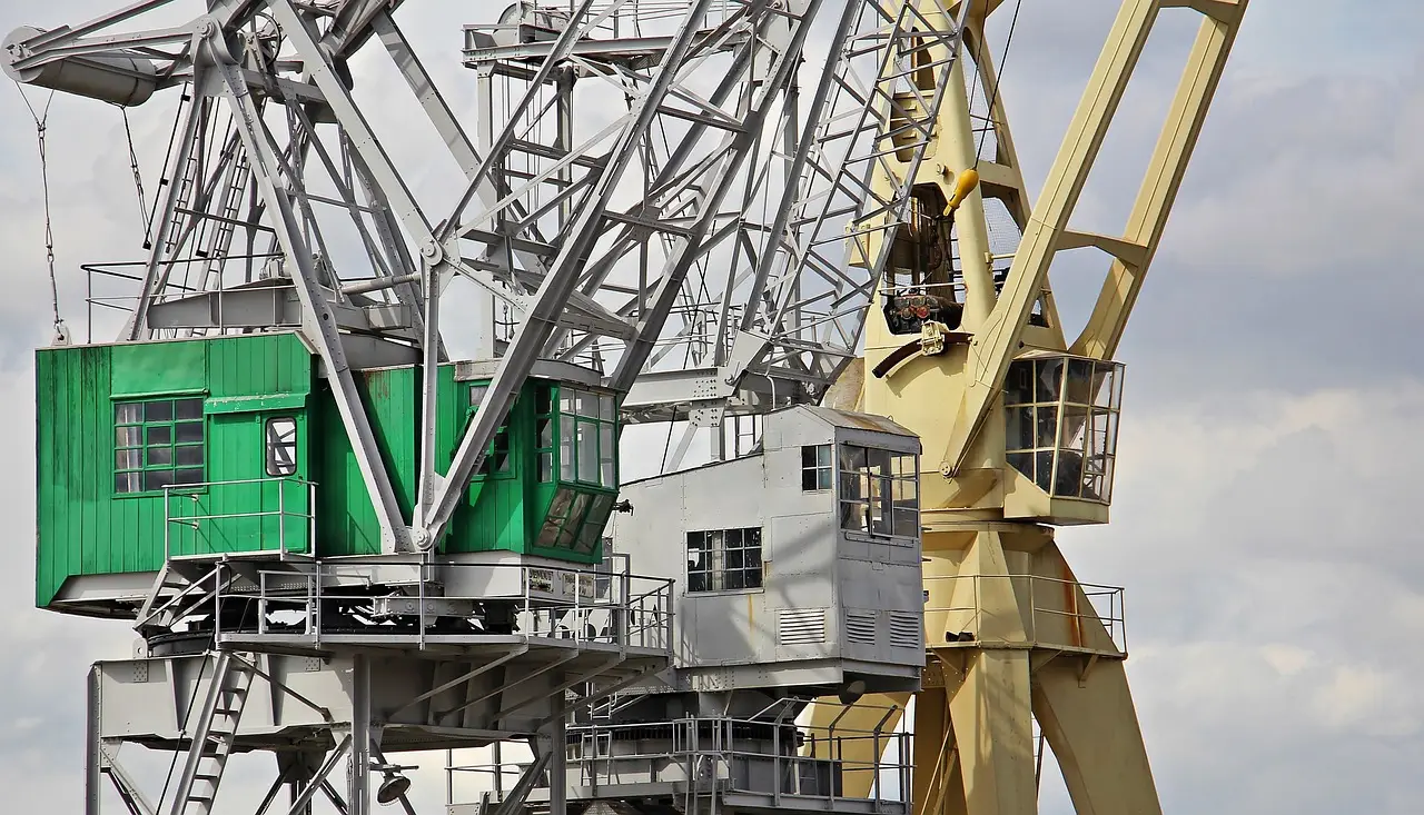 Canal Disruptions Fuel Record Cargo Influx at California Ports