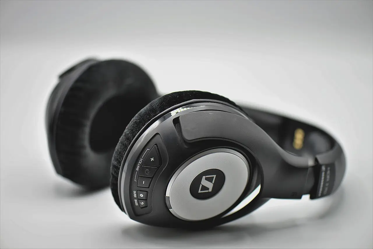Gildan Faces Investor Suit Over Alleged ‘Channel Stuffing’